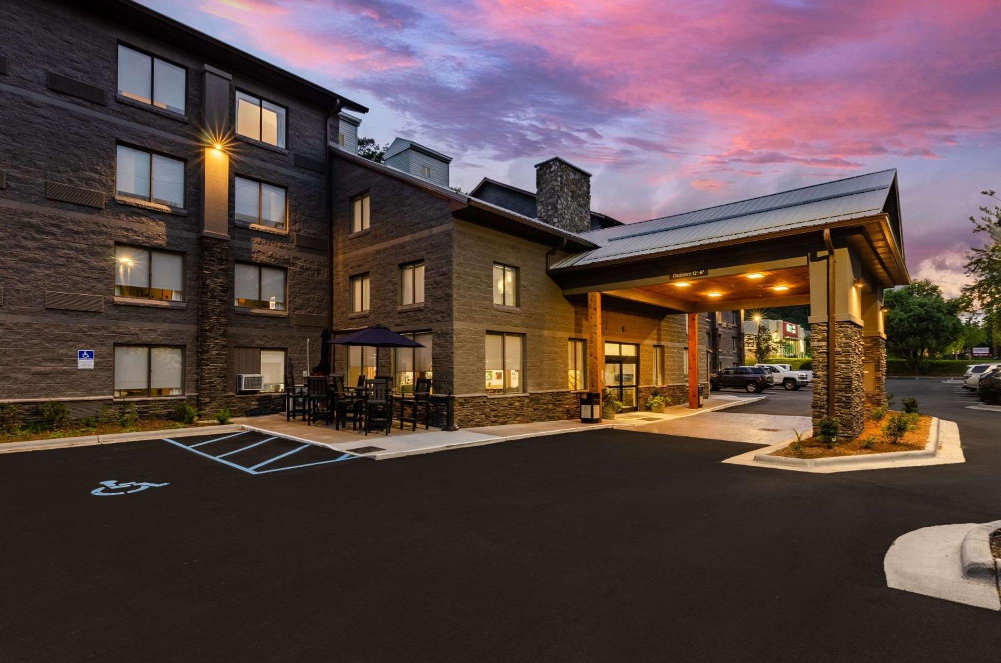Graystone Lodge, Ascend Hotel Collection Boone Exterior photo